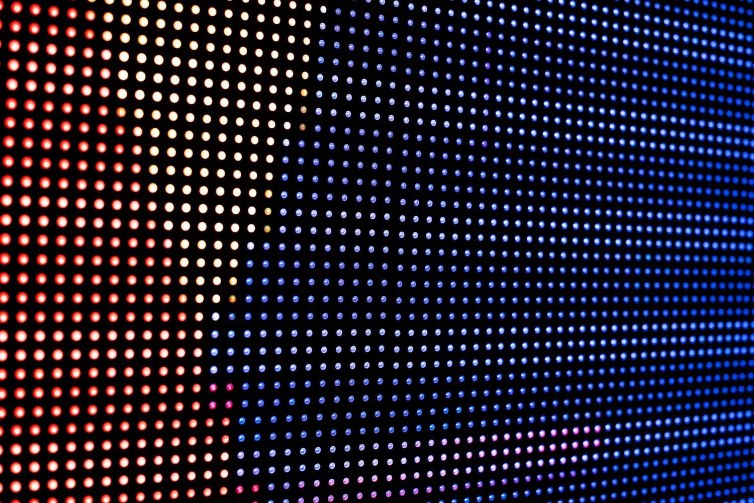 Світлодіодний екран-сітка: інноваційне рішення для рекламних та архітектурних проєктів